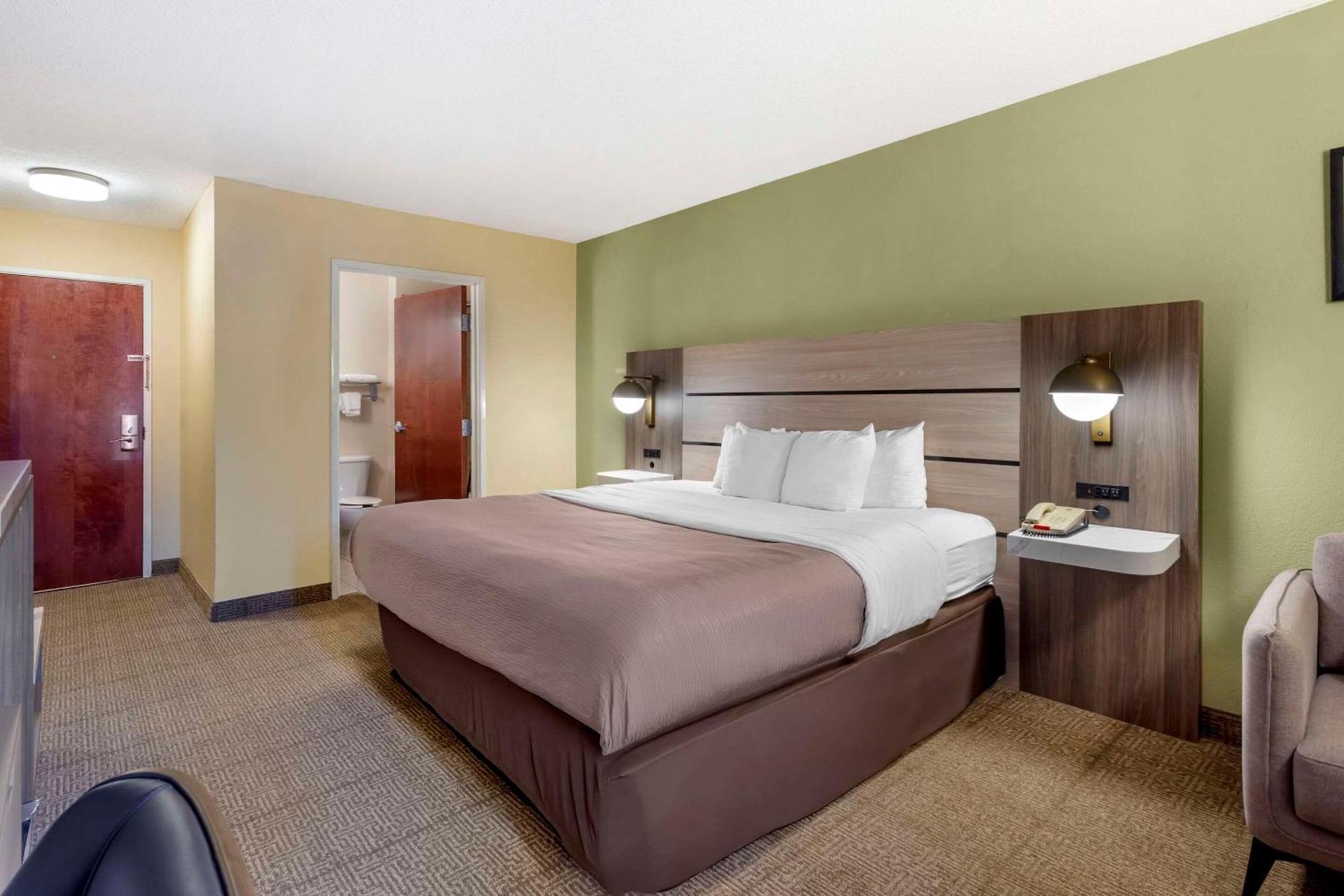 Quality Downtown 3*